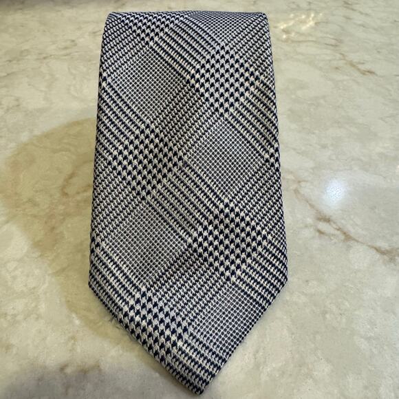 Charles Tyrwhitt Tie Mens 100% Silk Gray Plaid Check 56” - Picture 1 of 7